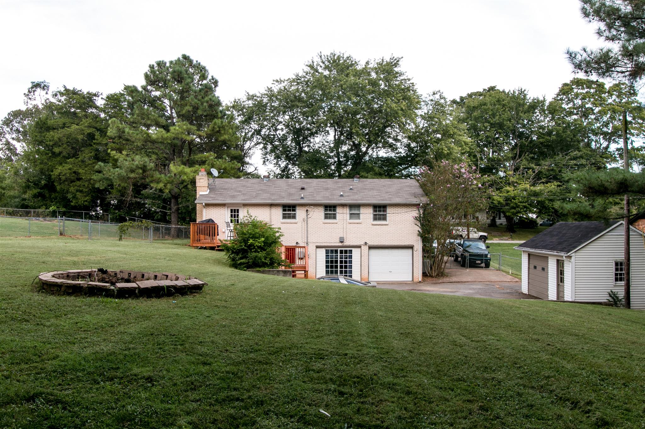 306 Edmondson Ferry Road Clarksville, TN 37040 - Photo 3 of 21 Gallery Image 3