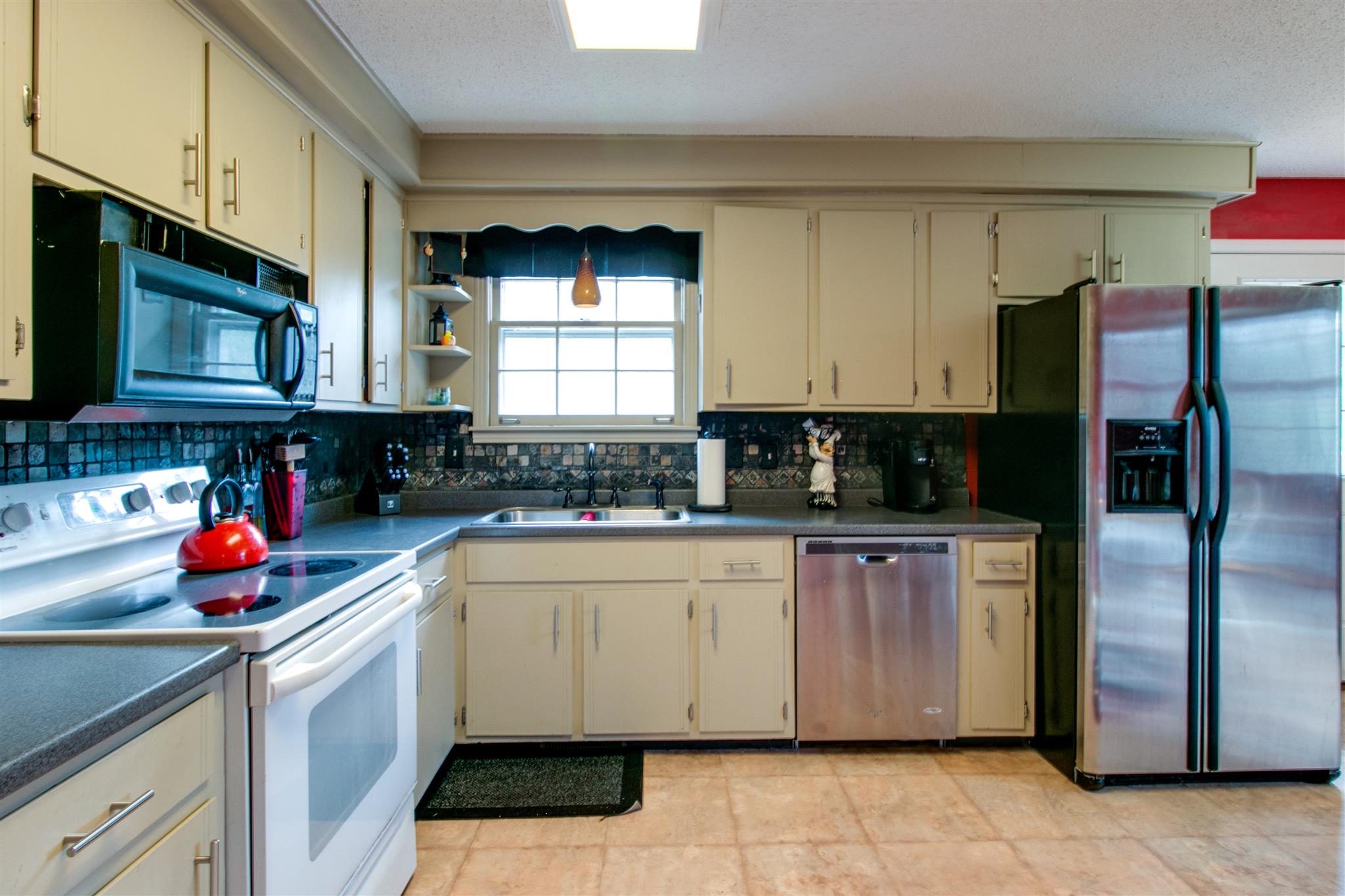 306 Edmondson Ferry Road Clarksville, TN 37040 - Photo 4 of 21 Gallery Image 4