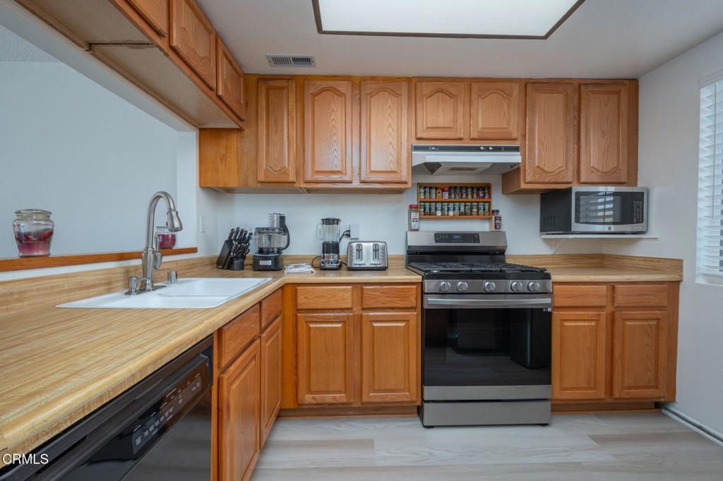 3215 Kelp Lane Oxnard, CA 93035 - Photo 2 of 21 VCV-Kelp-04