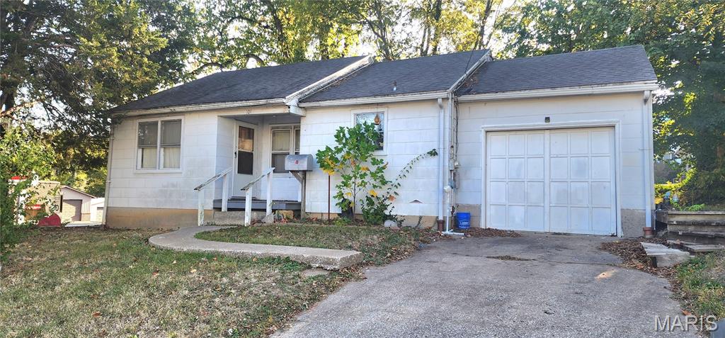 101 Van Zant Street Chester, IL 62233 - Photo 1 of 23