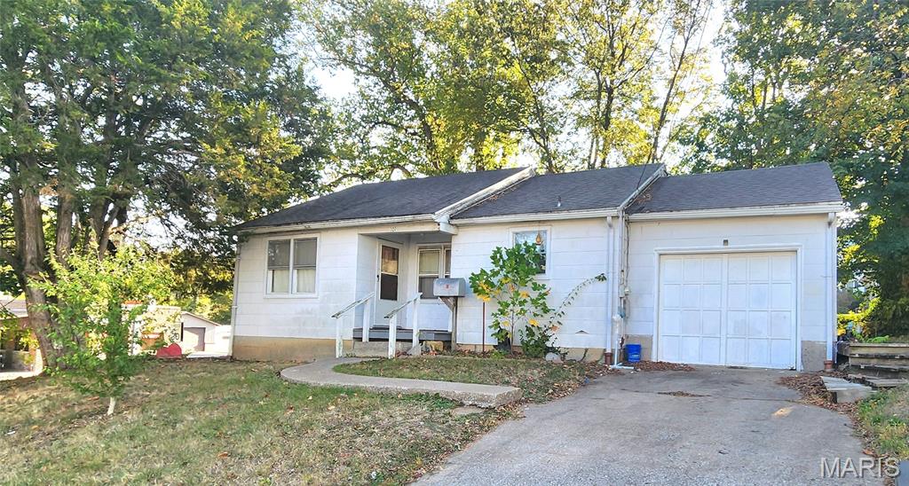 101 Van Zant Street Chester, IL 62233 - Photo 2 of 23