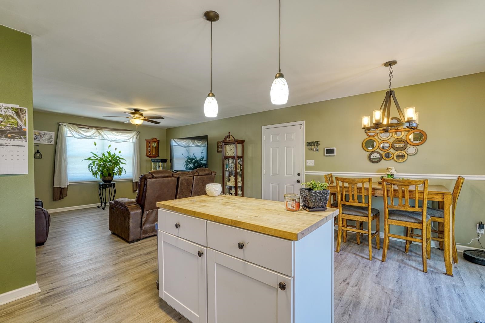 431 Gravley Road Greer, SC 29651 - Photo 8 of 23