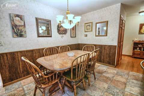 10397 Torrey Road Fenton, MI 48430 - Photo 9 of 29 20405427-8.JPG