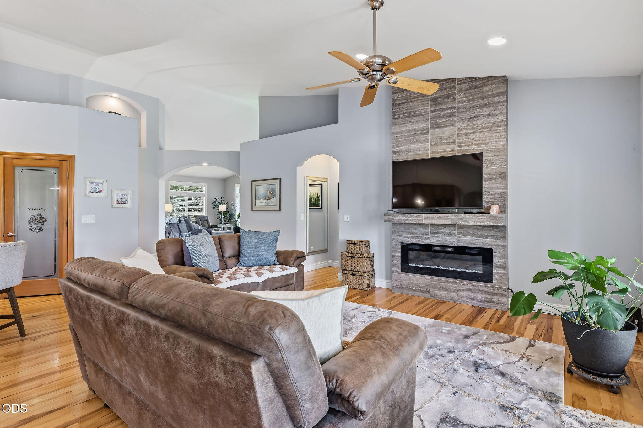 1085 Oak Grove Court Eagle Point, OR 97524 - Photo 15 of 70