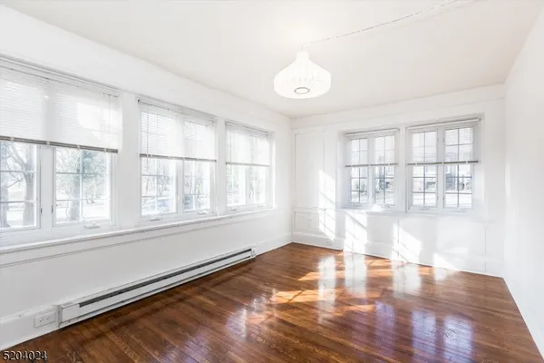 $2,900 | 232 Orange Road, Unit 1S, Montclair, NJ 07042