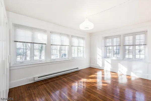 $2,900 | 232 Orange Road, Unit 1S, Montclair, NJ 07042