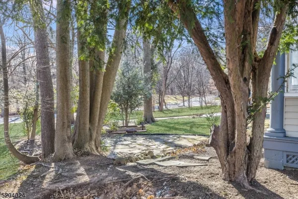 $2,900 | 232 Orange Road, Unit 1S, Montclair, NJ 07042