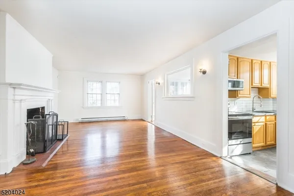 $2,900 | 232 Orange Road, Unit 1S, Montclair, NJ 07042