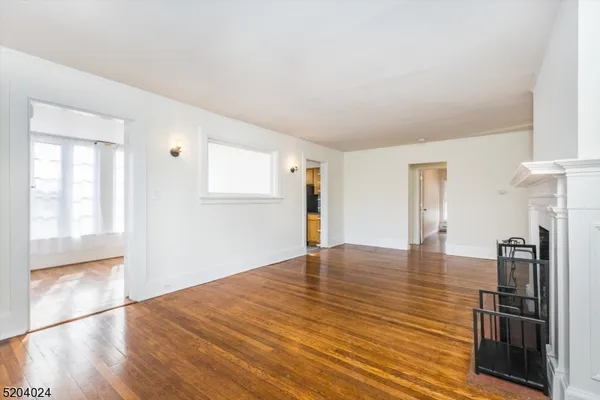 $2,900 | 232 Orange Road, Unit 1S, Montclair, NJ 07042