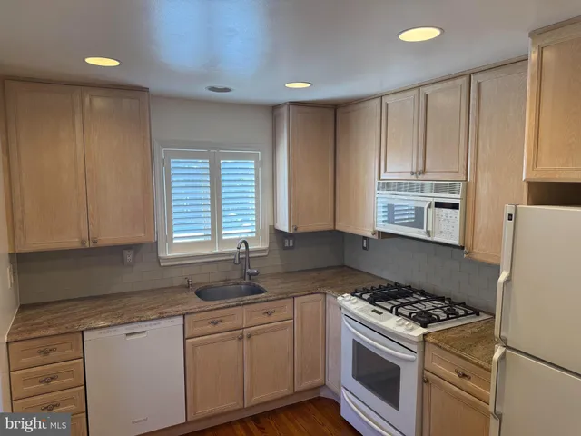 $4,000 | 240 Sweetbriar Circle, King of Prussia, PA 19406