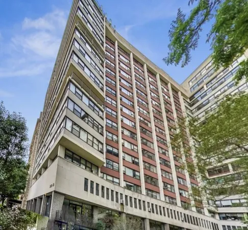 $2,350 | 3410 North Lake Shore Drive, Unit 15E, Chicago, IL 60657