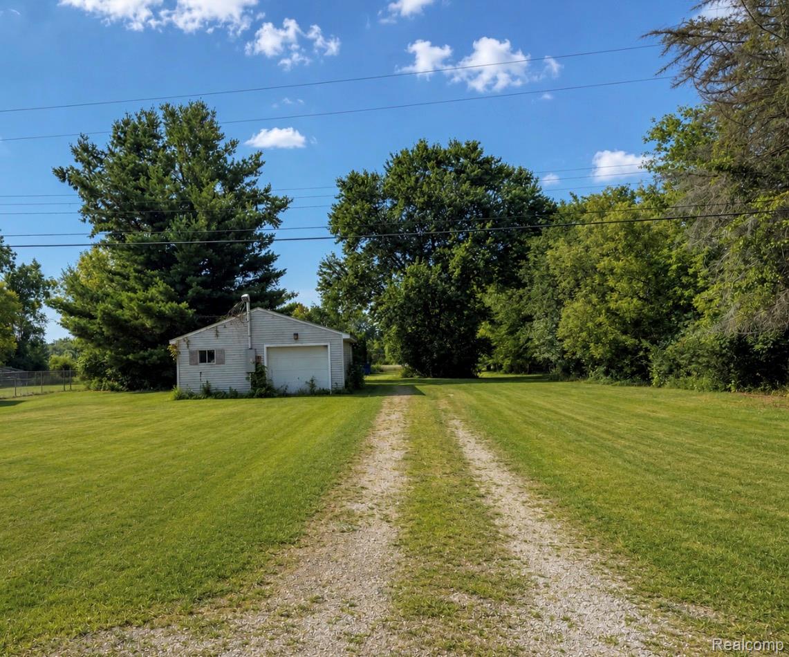 5454 Hopkins Road Flint, MI 48506 - Photo 15 of 31 IMG_4394.jpeg