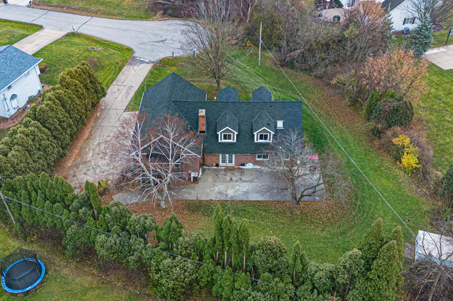 $749,900 | 2003 South Valley Spring Drive, New Berlin, WI 53151