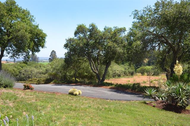 140 Smith Road Watsonville, CA 95076 - Photo 8 of 34 Gallery Image 8