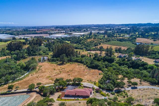 140 Smith Road Watsonville, CA 95076 - Photo 10 of 34 Gallery Image 10