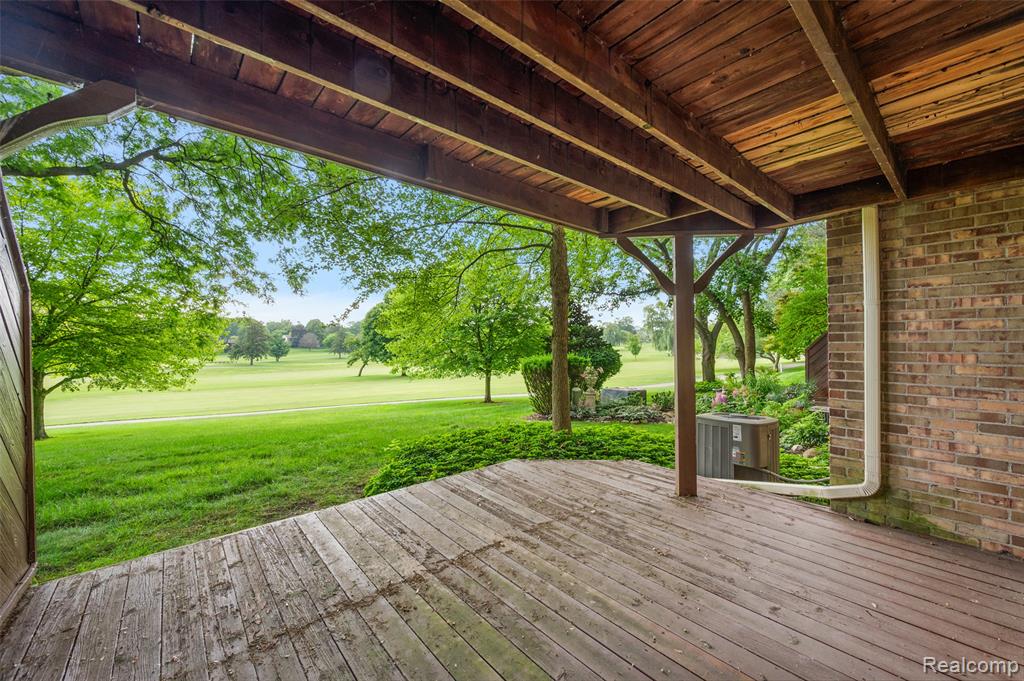 968 Golfview Court Rochester Hills, MI 48307 - Photo 37 of 42