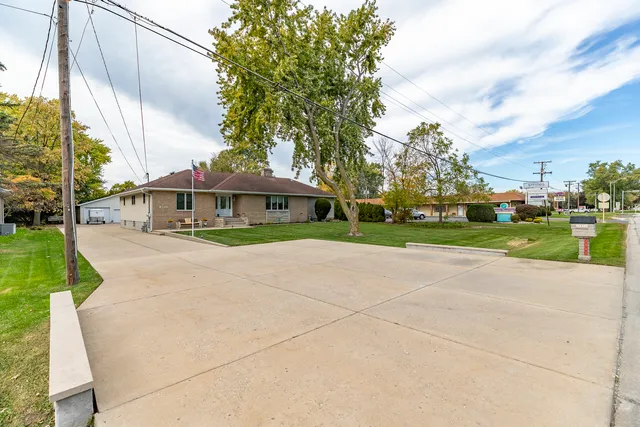 a front view of house with yard