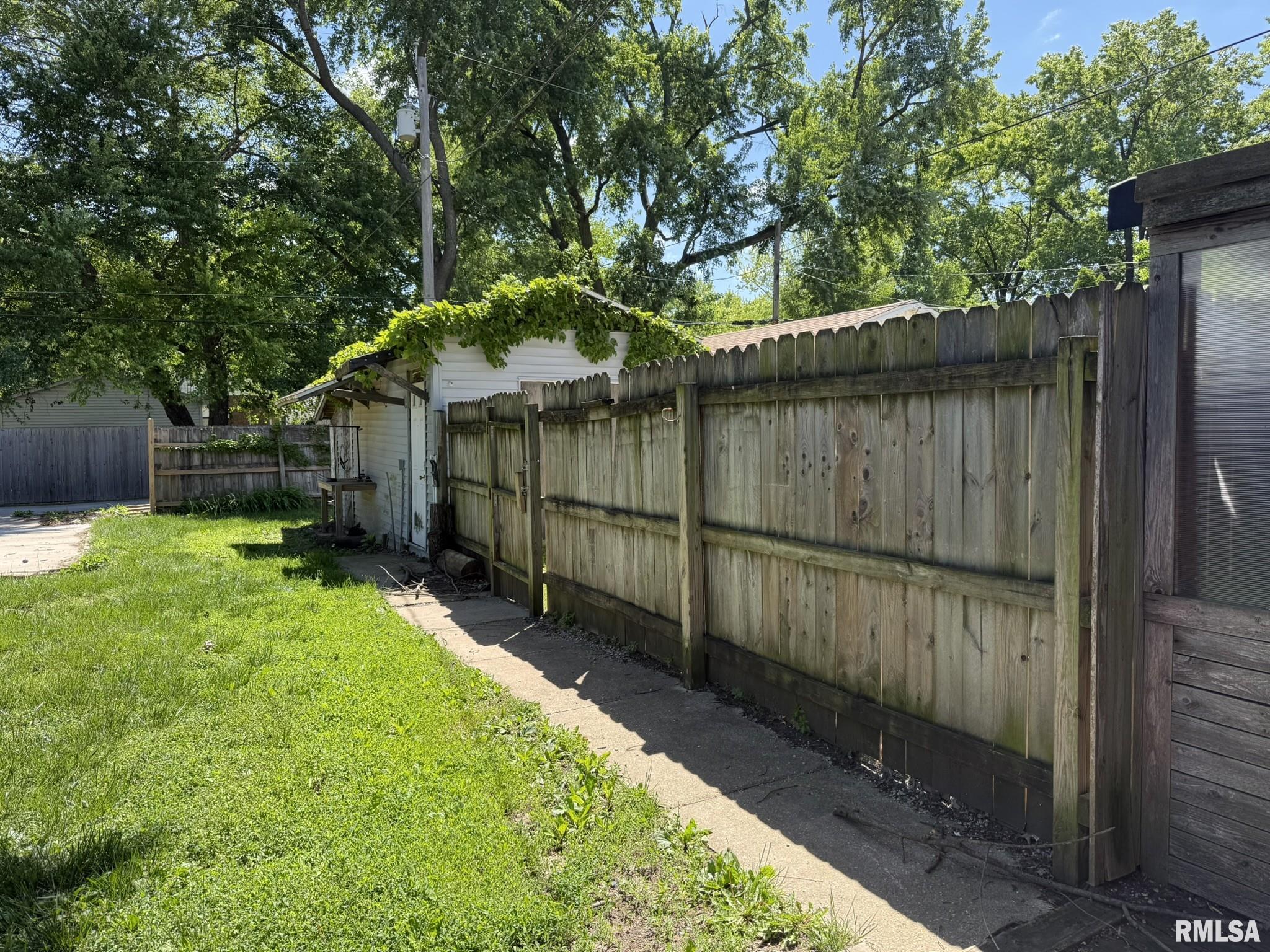 2336 South 11th Street Springfield, IL 62703 - Photo 19 of 21