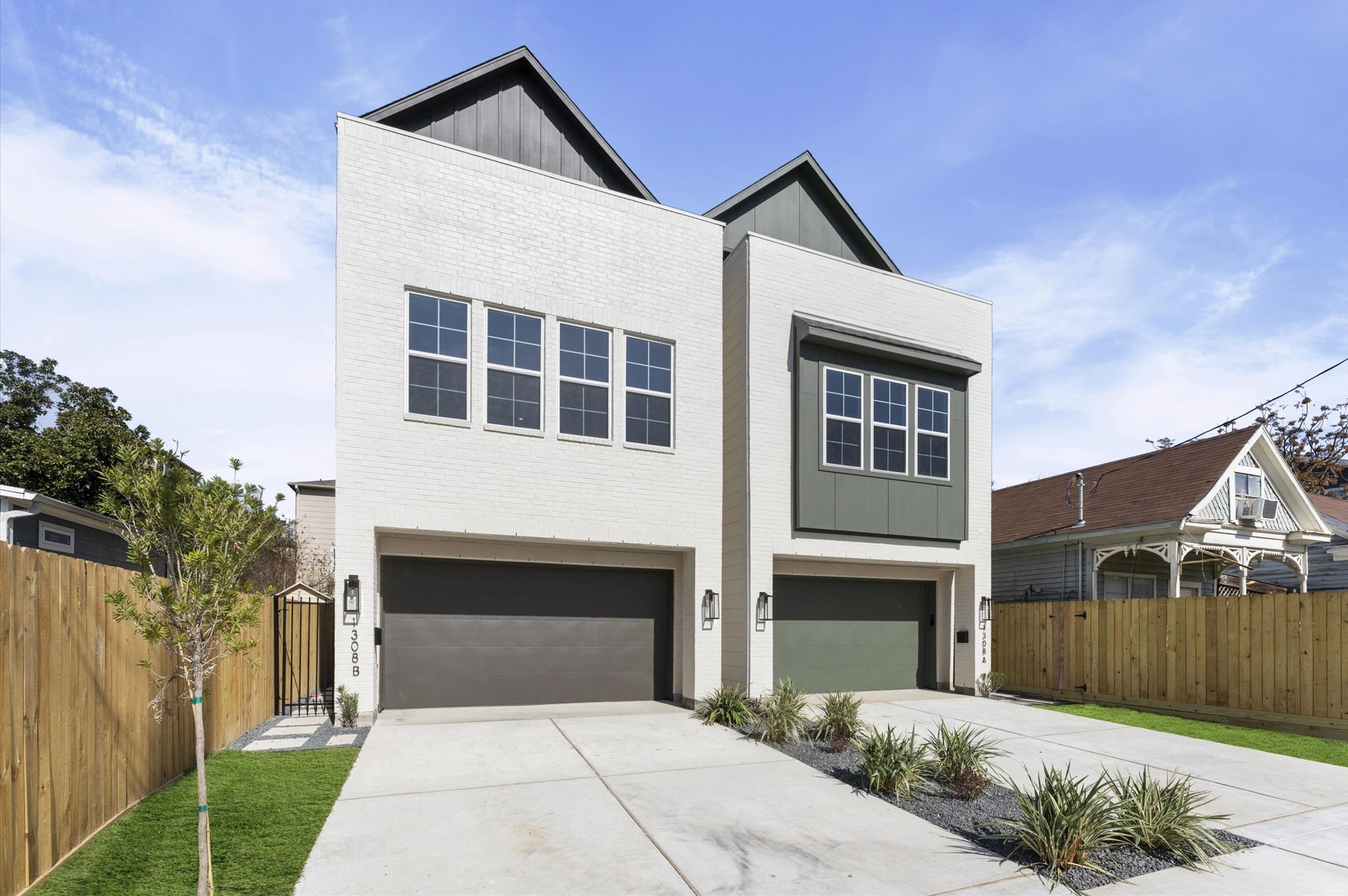 1308 Edwards Street, Unit A Houston, TX 77007 - Photo 12 of 39 Front of home third view