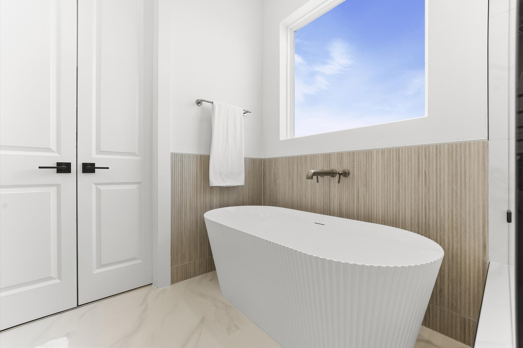 1308 Edwards Street, Unit A Houston, TX 77007 - Photo 20 of 39 Primary bathroom second view