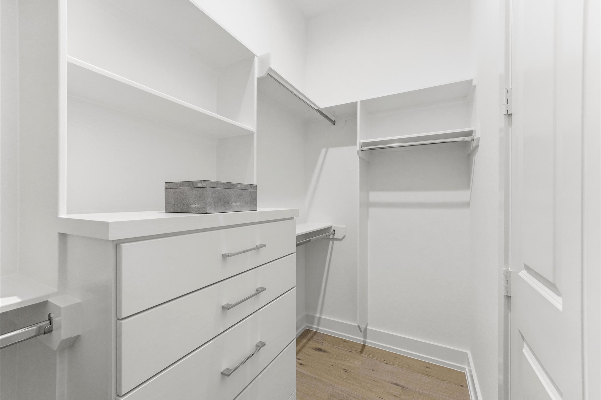 1308 Edwards Street, Unit A Houston, TX 77007 - Photo 21 of 39 Primary closet