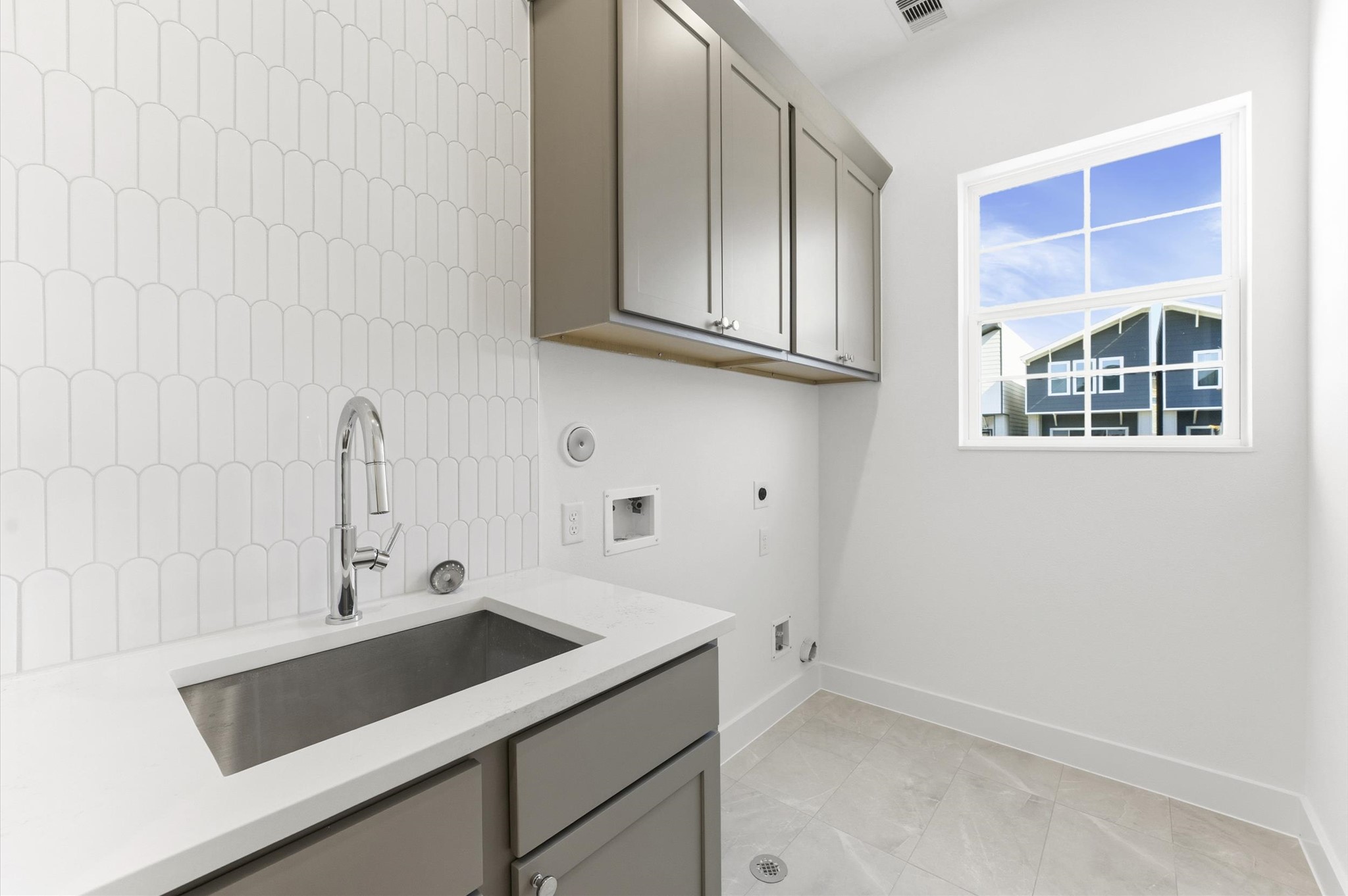 1308 Edwards Street, Unit A Houston, TX 77007 - Photo 22 of 39 Laundry room