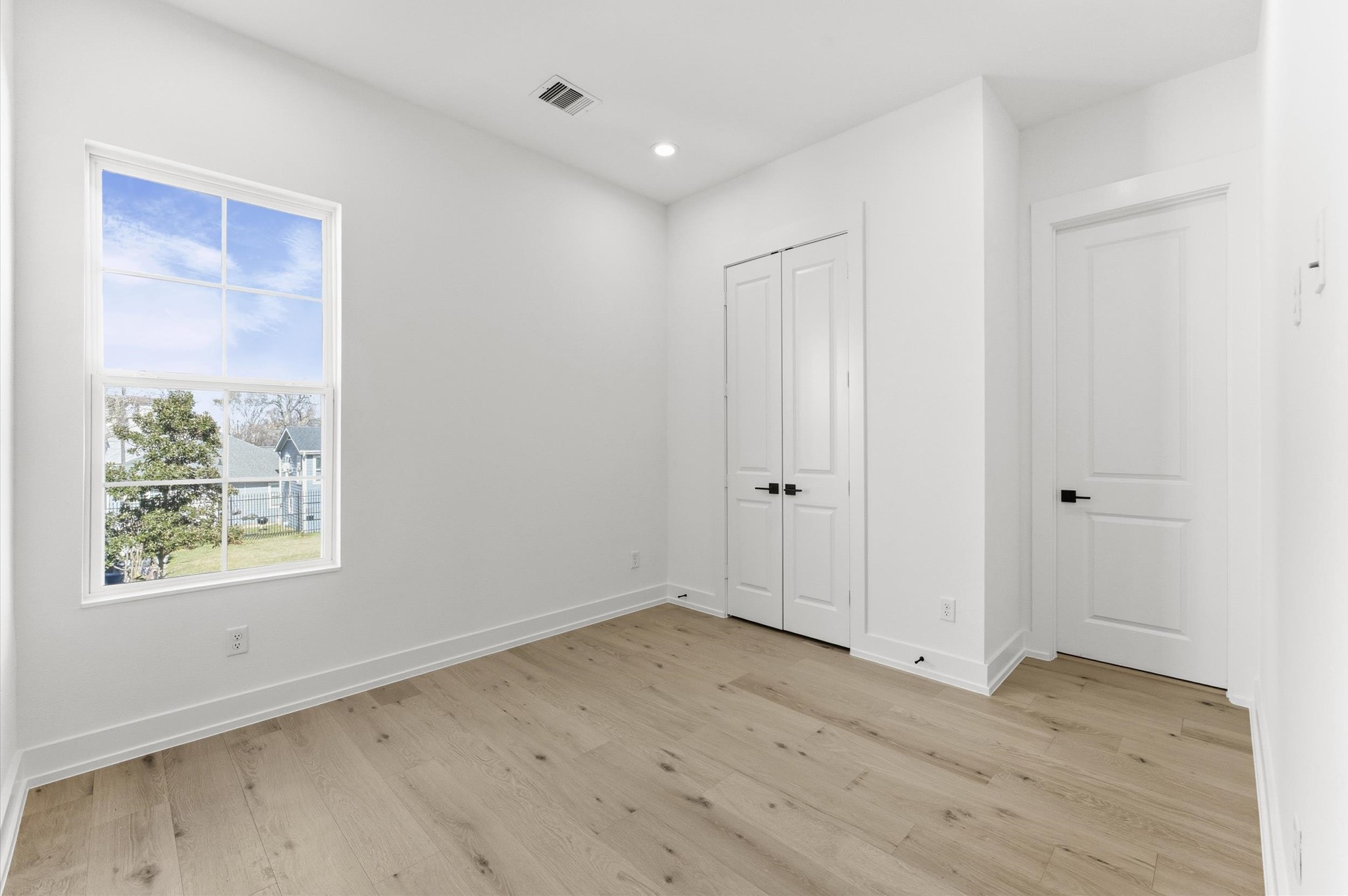 1308 Edwards Street, Unit A Houston, TX 77007 - Photo 24 of 39 Third secondary bedroom located on second floor