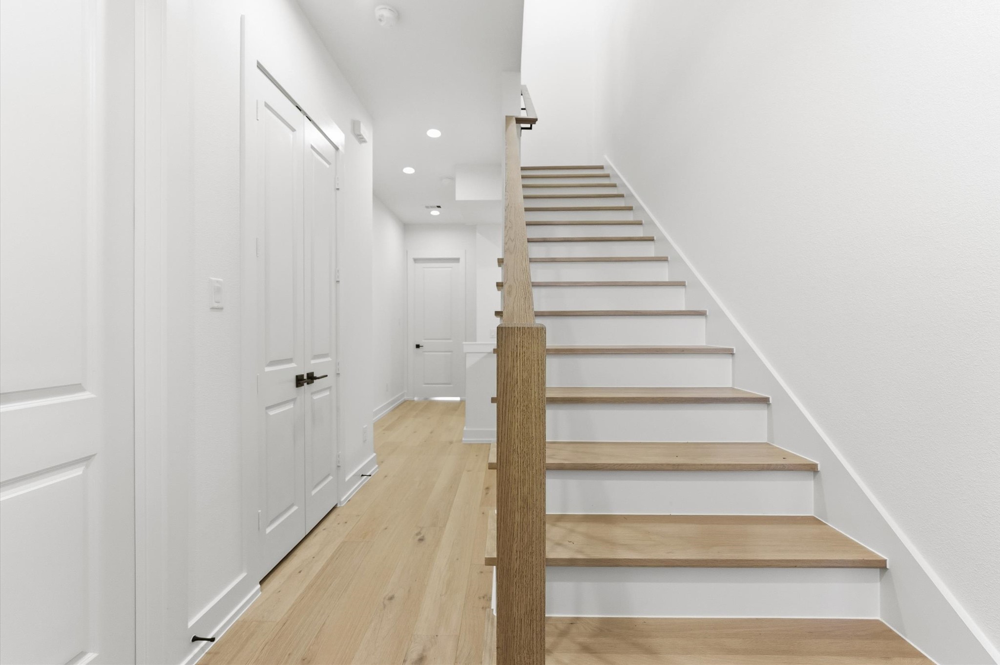 1308 Edwards Street, Unit A Houston, TX 77007 - Photo 27 of 39 Stairs leading up to third floor