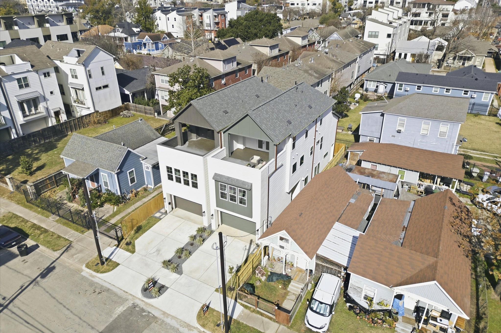 1308 Edwards Street, Unit A Houston, TX 77007 - Photo 35 of 39 Third aerial view