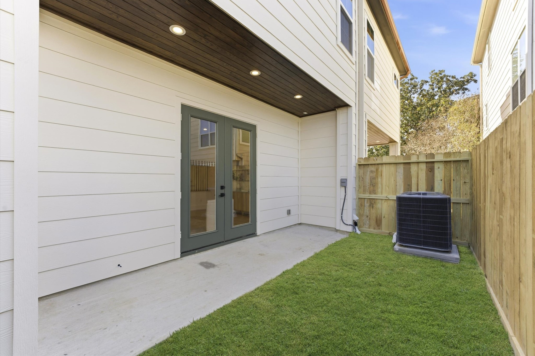 1308 Edwards Street, Unit A Houston, TX 77007 - Photo 10 of 39 Backyard
