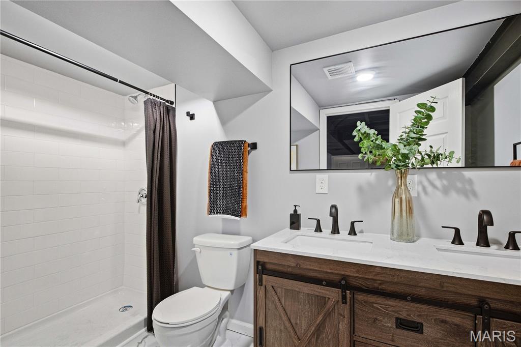 12285 Wensley Road Florissant, MO 63033 - Photo 31 of 38 Gallery Image 31