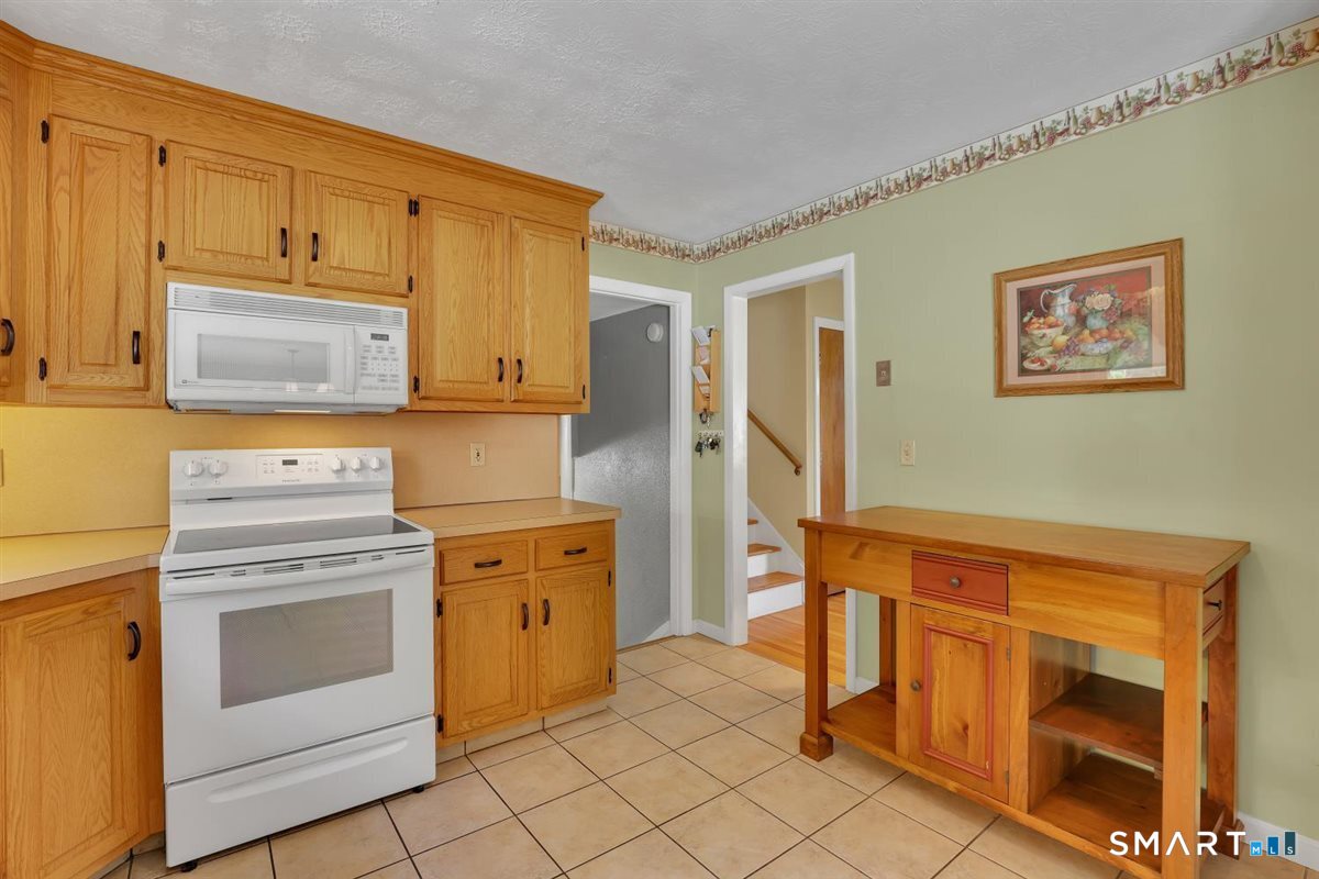 40 Meeker Road Southington, CT 06489 - Photo 9 of 34 Gallery Image 9