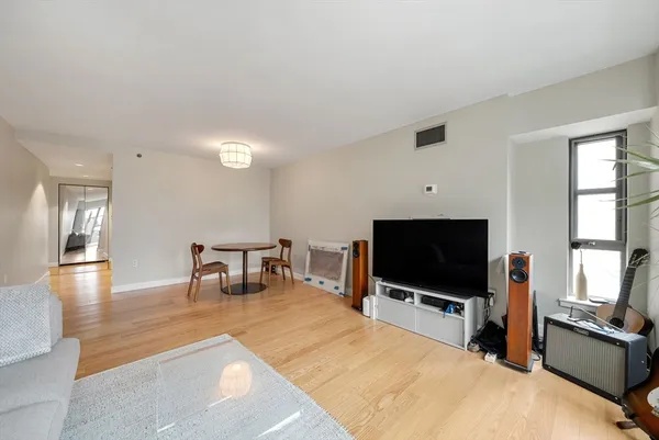 $3,400 | 931 Massachusetts Avenue, Unit 306, Cambridge, MA 02139