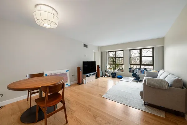 $3,400 | 931 Massachusetts Avenue, Unit 306, Cambridge, MA 02139