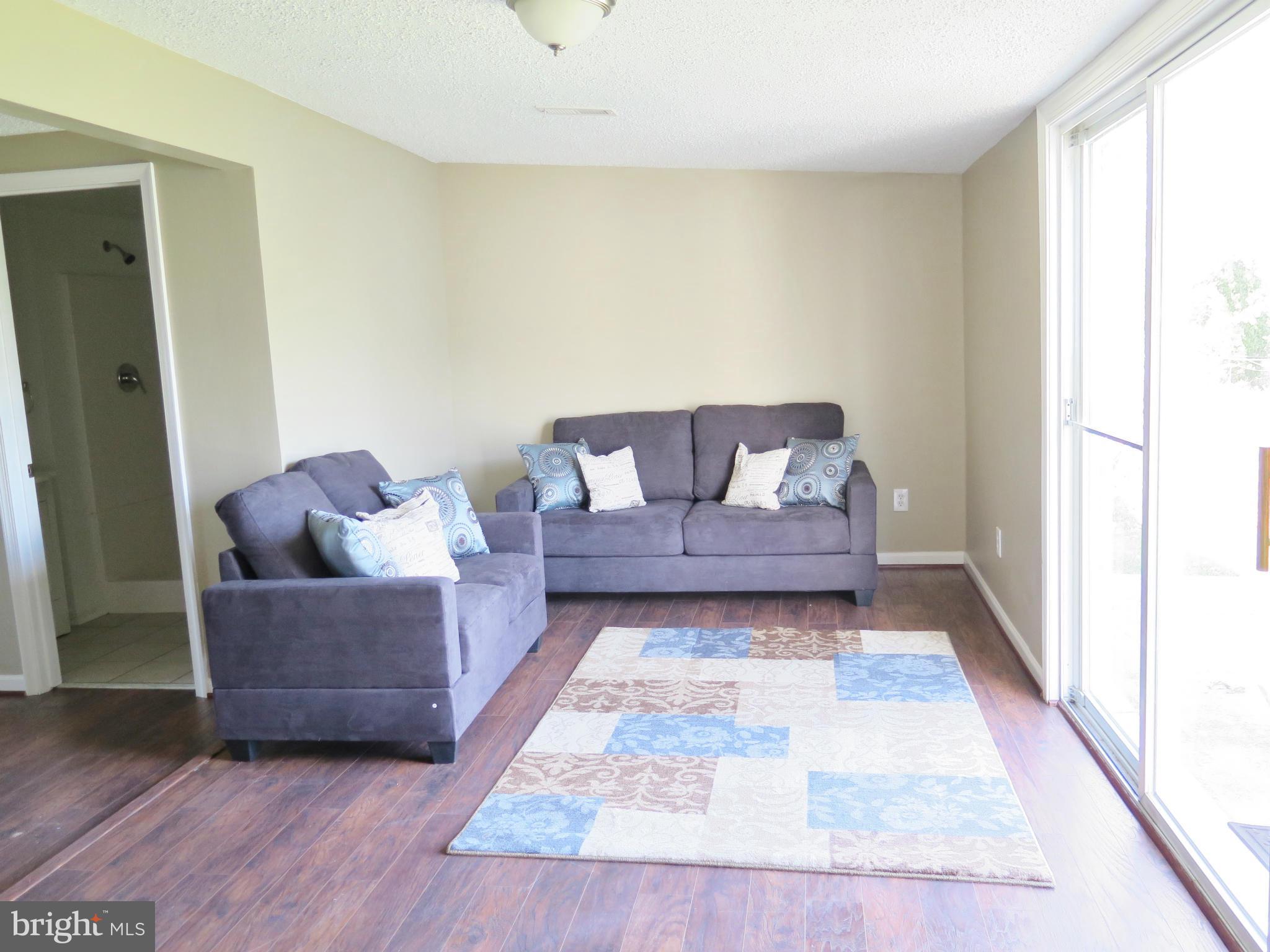 2405 Zion Road Halethorpe, MD 21227 - Photo 13 of 26 Living Room