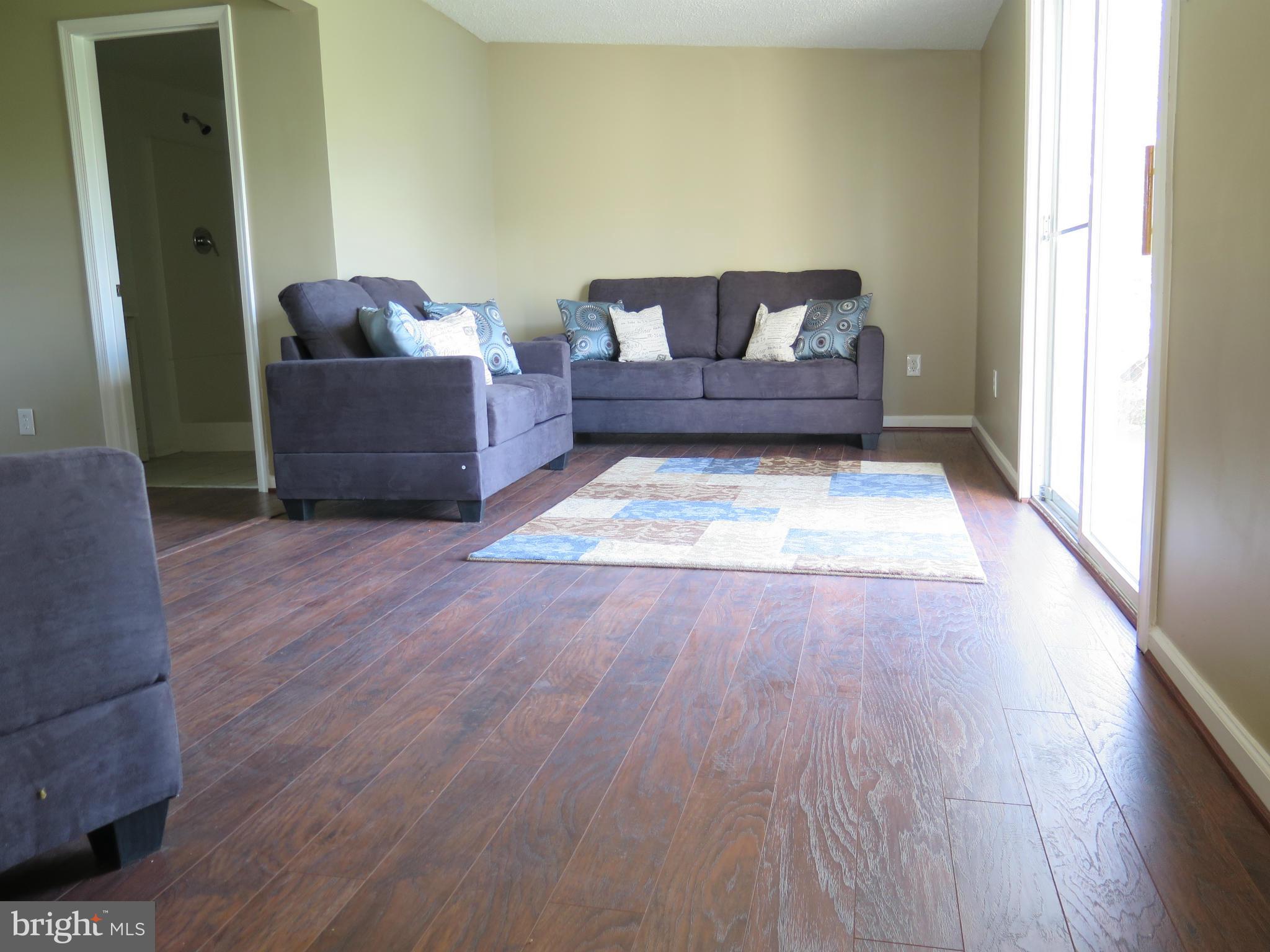 2405 Zion Road Halethorpe, MD 21227 - Photo 14 of 26 Living Room