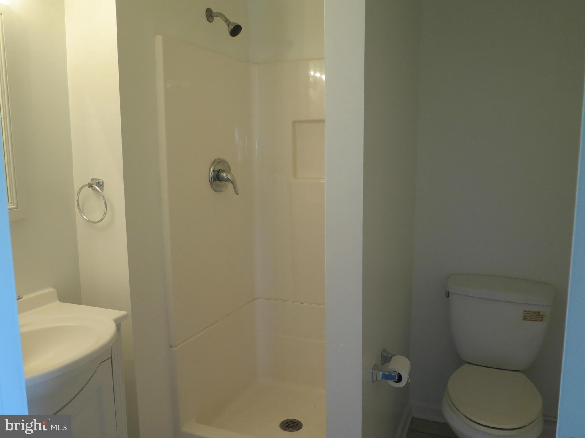2405 Zion Road Halethorpe, MD 21227 - Photo 22 of 26 Bath