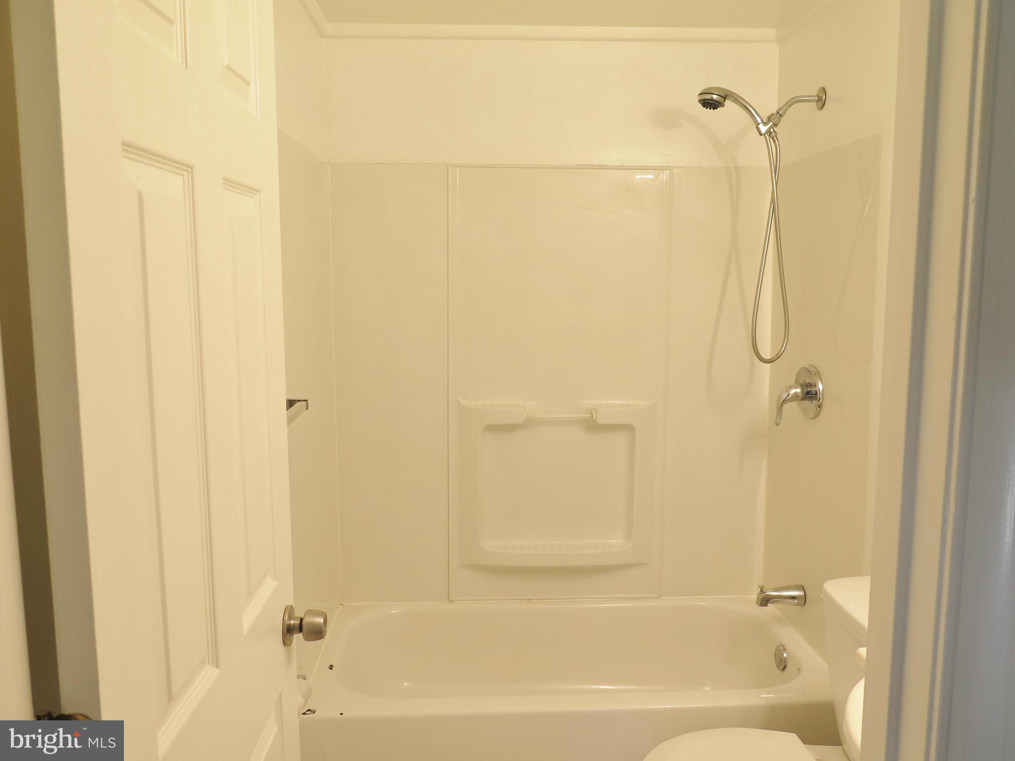 2405 Zion Road Halethorpe, MD 21227 - Photo 23 of 26 Bath