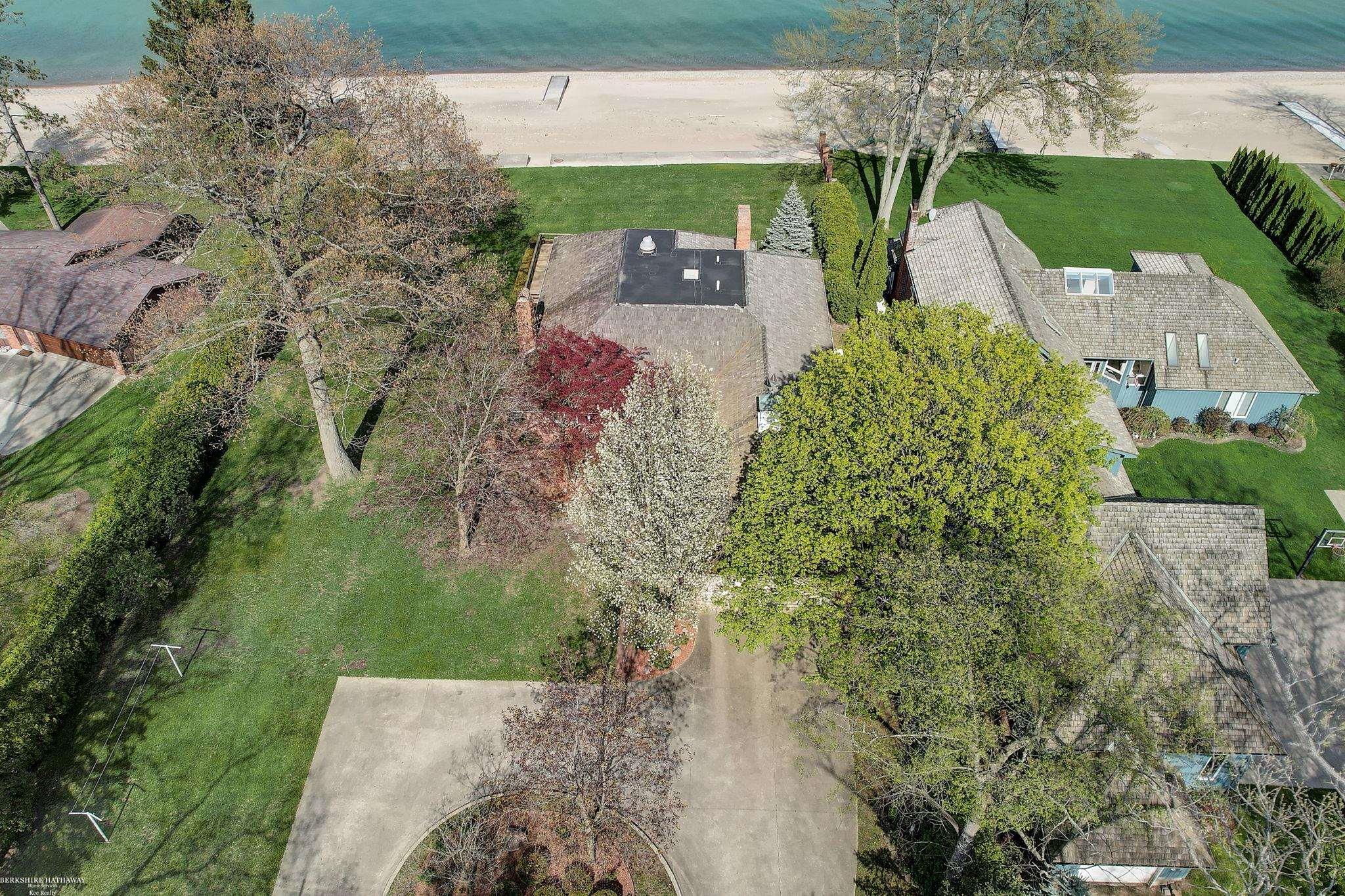4880 Lakeshore Road Fort Gratiot, MI 48059 - Photo 57 of 69 50142242-944a2eb7-72bf-4335-9171-51891fbcf5a5.JPG