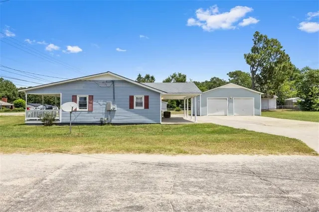 $192,000 | 5645 Camden Road, Hope Mills, NC 28348