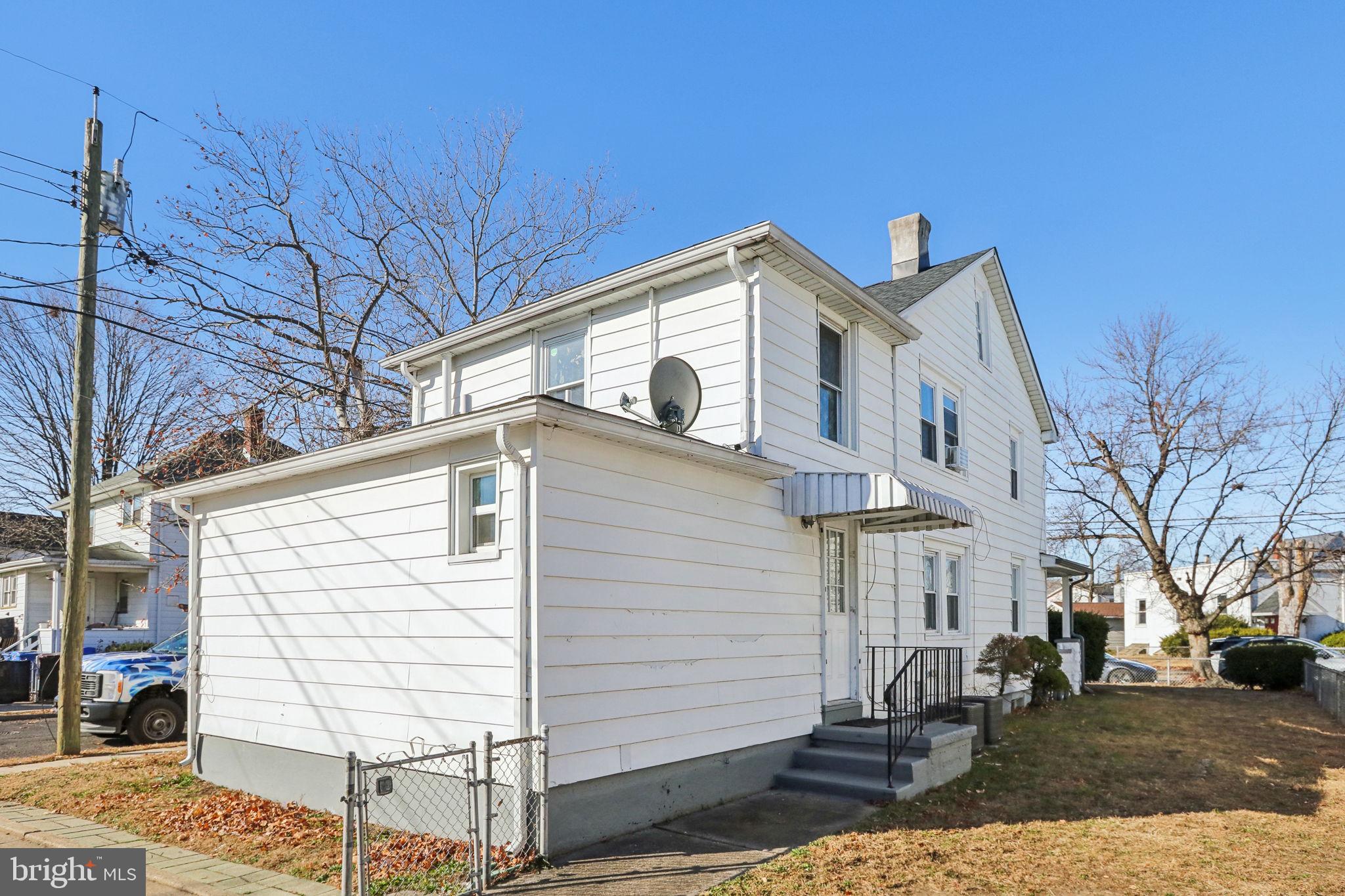200 East Washington Street Riverside, NJ 08075 - Photo 28 of 31 a front view of a house with a yard