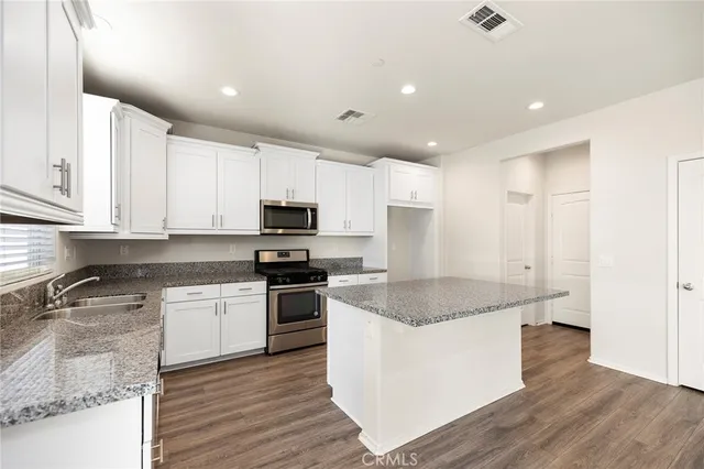 $3,500 | 30041 Leeward Court, Menifee, CA 92584