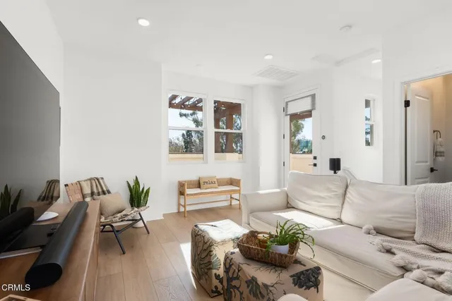 $1,365,000 | 1578 East Thompson Boulevard, Ventura, CA 93001