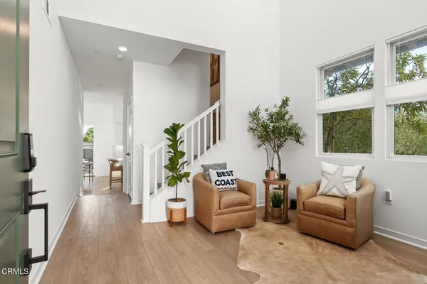 $1,299,000 | 1578 East Thompson Boulevard, Ventura, CA 93001
