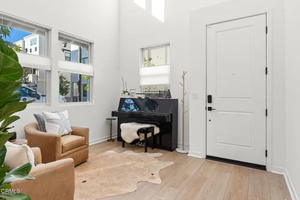 $1,299,000 | 1578 East Thompson Boulevard, Ventura, CA 93001