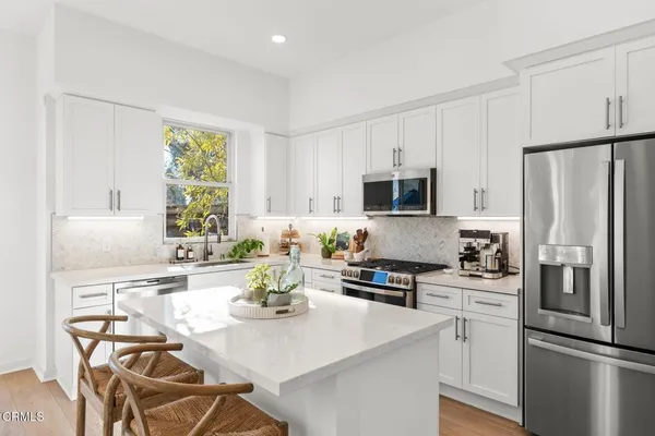 $1,299,000 | 1578 East Thompson Boulevard, Ventura, CA 93001