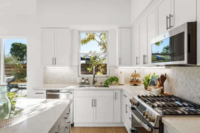 $1,365,000 | 1578 East Thompson Boulevard, Ventura, CA 93001