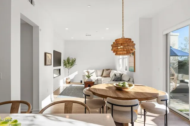 $1,365,000 | 1578 East Thompson Boulevard, Ventura, CA 93001