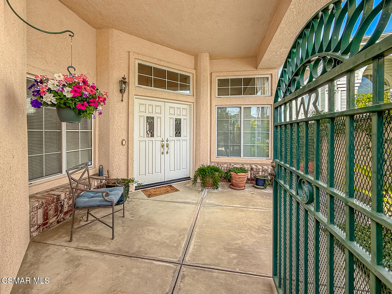 260 Sycamore Ridge Street Simi Valley, CA 93065 - Photo 8 of 59 aFront and Entry6