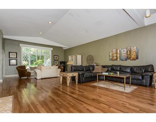 943 Washington Street Canton, MA 02021 - Photo 4 of 30 Gallery Image 4